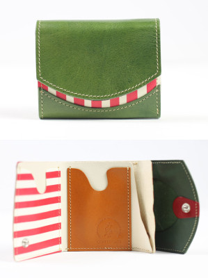 小さい財布　サボテンの花