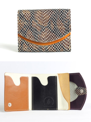 小さい財布　アマゾンスネーク