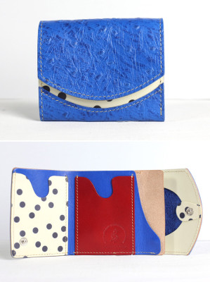 小さい財布　whale watching