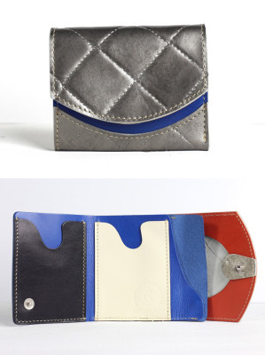 小さい財布　パストーン